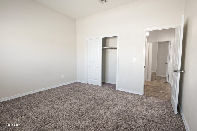 Building Photo - 13652 Glen Vista Ln