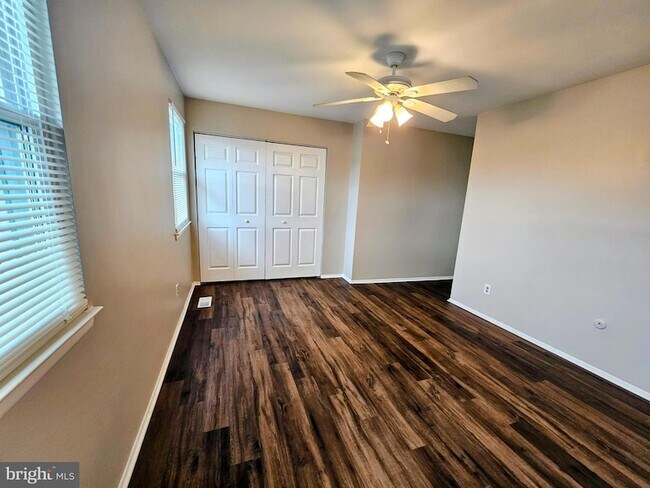 Building Photo - 1519 Roosevelt Dr