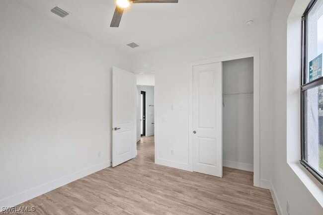 Building Photo - 812 Homestead Rd S