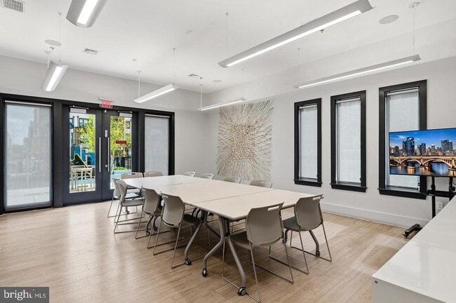 Building Photo - 16122 Columbus Ave