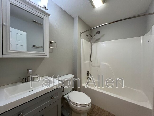 Building Photo - 212 Appleton Dr