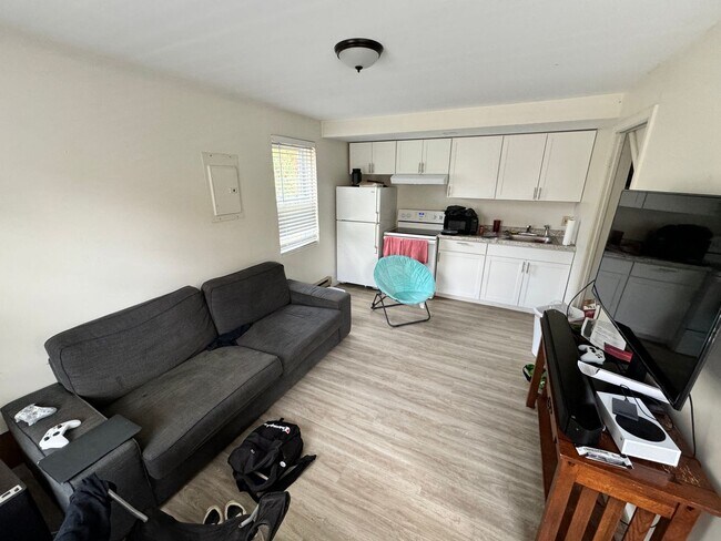 Building Photo - 310 Belchertown Rd