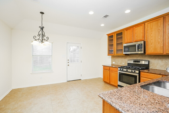 Building Photo - Inviting 3-Bedroom Home