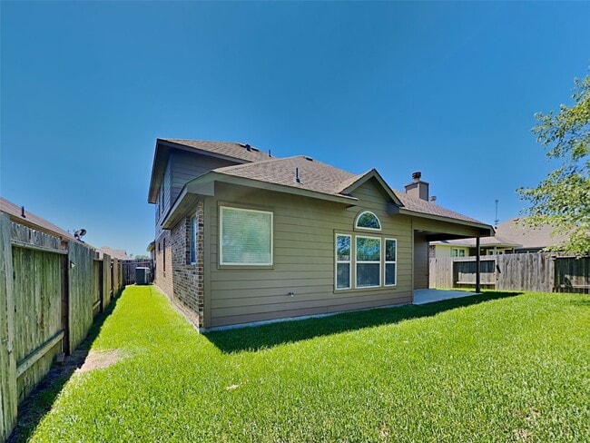 Building Photo - 21614 Champagne Dr E