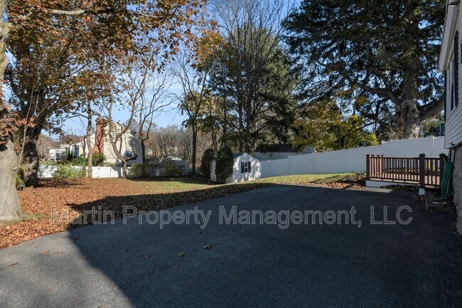 Building Photo - 2 Bellevue Ave