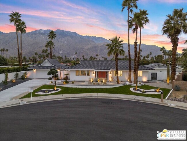 Building Photo - 945 N Buttonwillow Cir