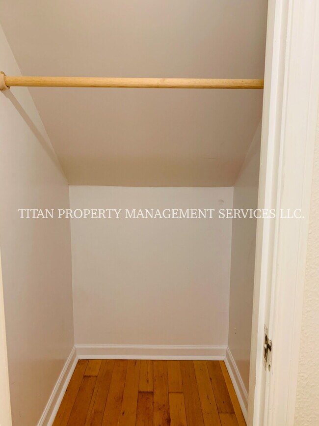 Building Photo - Beautiful 3BR/2BA Home in NE Portland | 1,600 Sq Ft | Private Fenced Yard | W/D Included