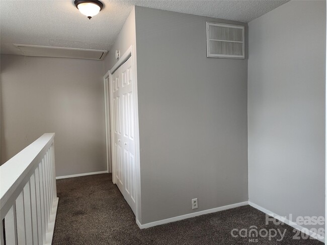 Building Photo - 7001 Stonington Ln