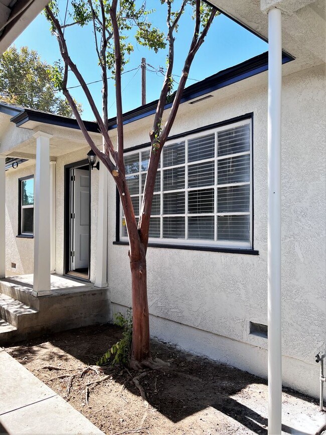 Building Photo - 625 A St
