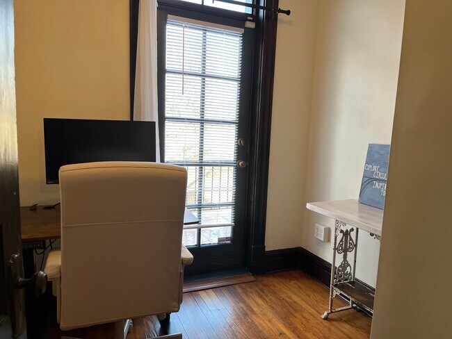 Building Photo - 3524 S Compton Ave