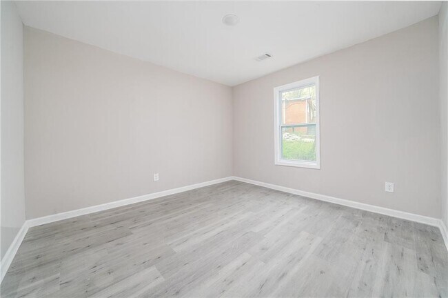 Building Photo - 665 S Eugenia Pl NW