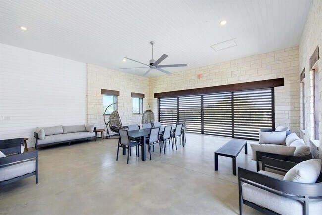 Building Photo - 16520 Pouliche Cv