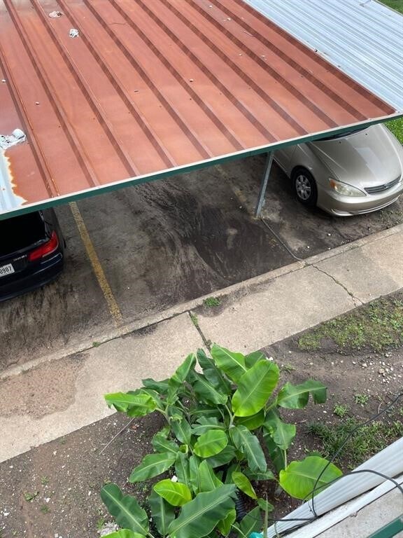 Building Photo - 2820 S Bartell Dr