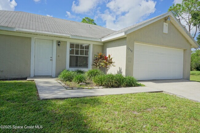 Building Photo - 1758 Tradewinds Ave SE