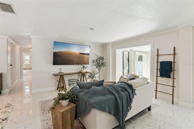 Building Photo - 622 Beverly Ave