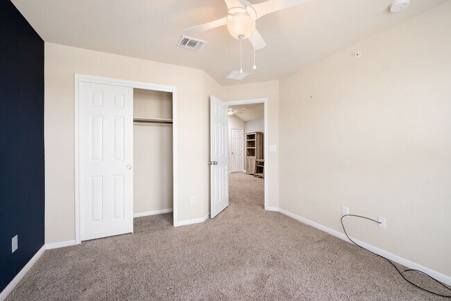 Building Photo - 730 Lost Pines Ln