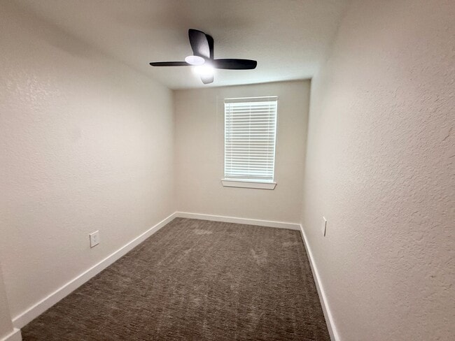 Building Photo - Elegant 2/1 Beach Cottage in Surfside !