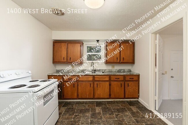 Building Photo - 1400 W Brower St