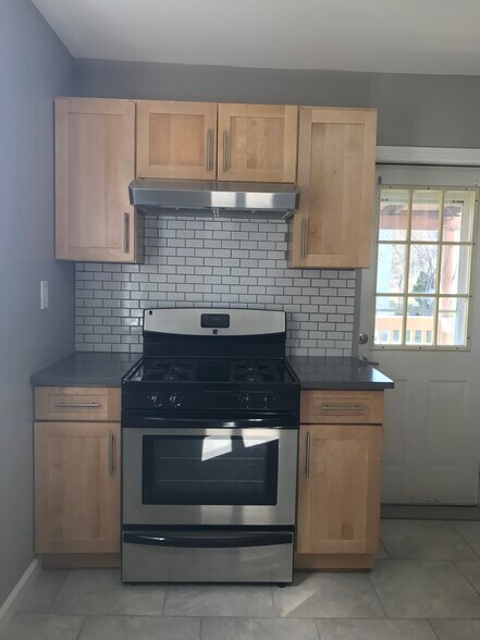 Building Photo - 209 Tibbetts Rd