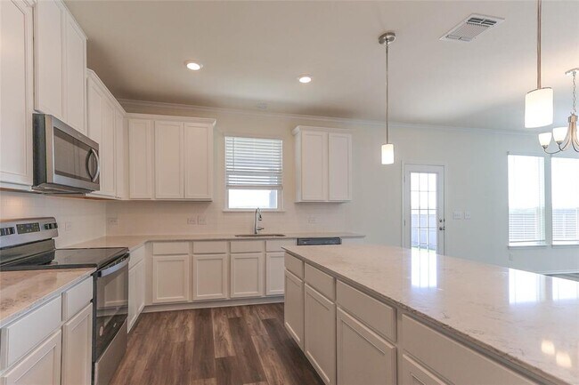 Building Photo - 8203 Knoxville Trl