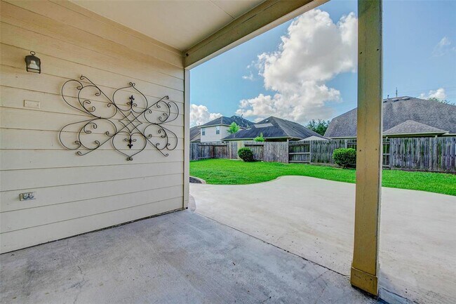 Building Photo - 26311 Sagewood Forest Dr