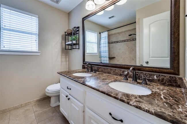 Building Photo - 4621 Hinton Dr