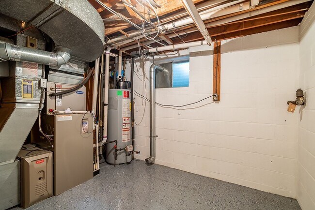 Building Photo - MUST SEE! Cozy Corner Cape in Chevy Chase is Move-in Ready!