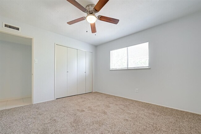 Building Photo - 17414 N Yorkglen Dr