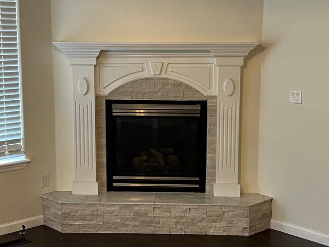 Building Photo - 173 E Moskee St