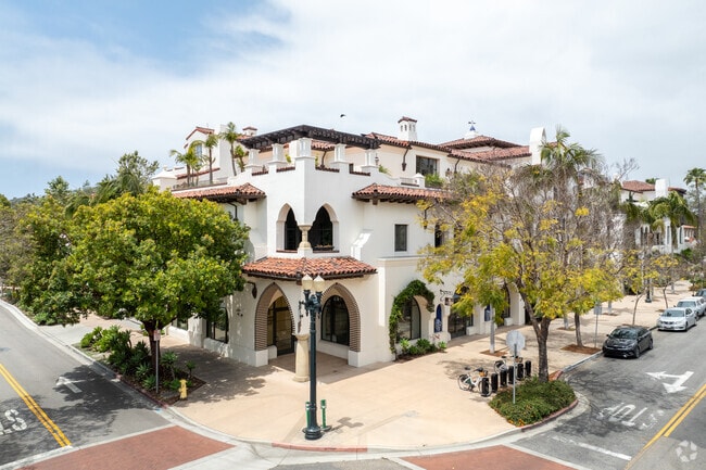 Building Photo - Chapala One