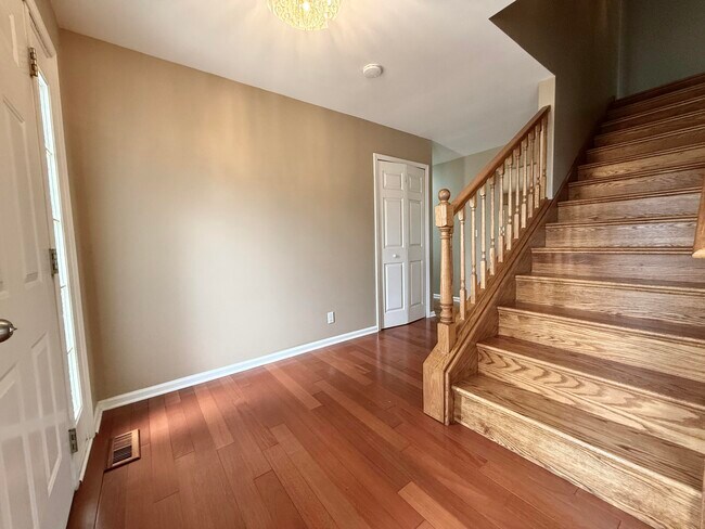 Building Photo - 2636 Shefman Terrace