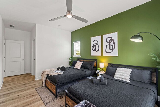 Building Photo - 8021 Brightside Dr