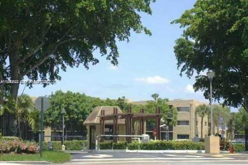 Building Photo - 8065 SW 107th Ave