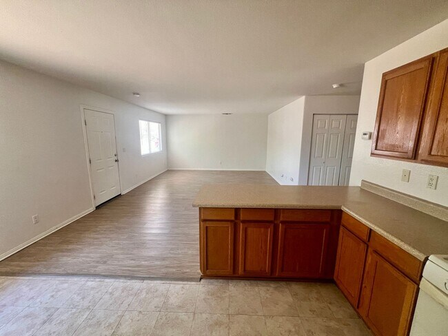 Building Photo - 6685 Ocotillo Ave