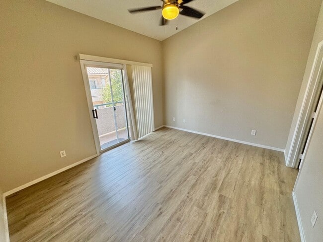 Building Photo - STUNNING 2 BEDROOM / 2 FULL BATH CONDO UNI...