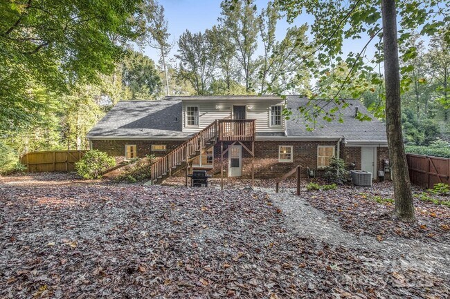 Building Photo - 701 McNabb Ct