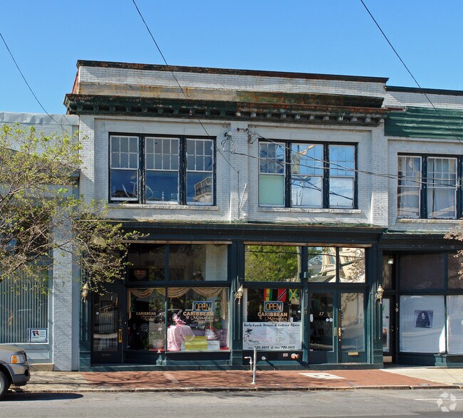 Building Photo - 15-17 W Main St