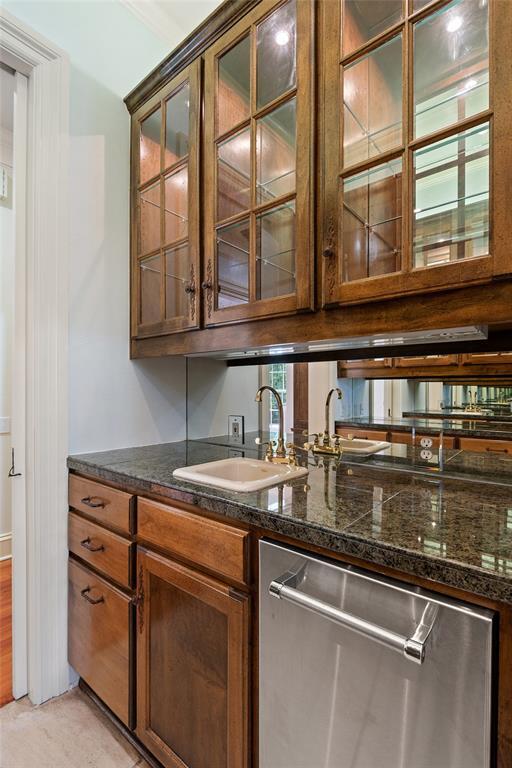 Building Photo - 602 Las Lomas Dr