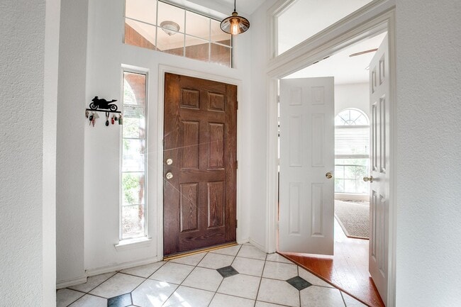 Building Photo - Charming Single Story Home In Gated Oakridge Pointe!