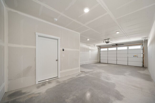 Building Photo - 4205 N Stout Ct