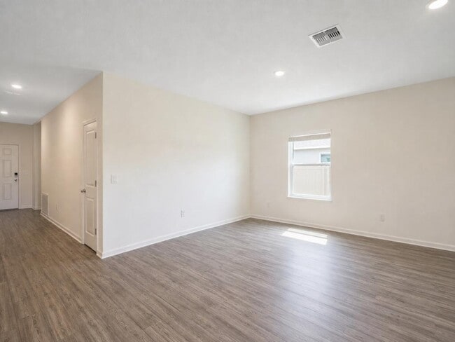 Building Photo - 4713 SW 83rd Lp