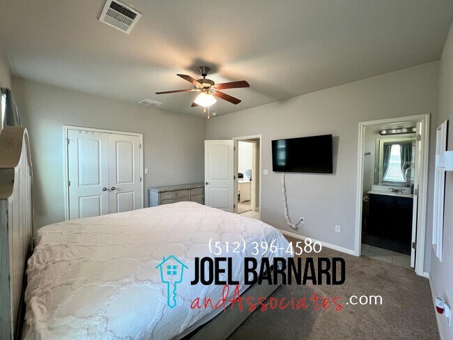 Building Photo - Available May 31: Blanco Vista Home with L...
