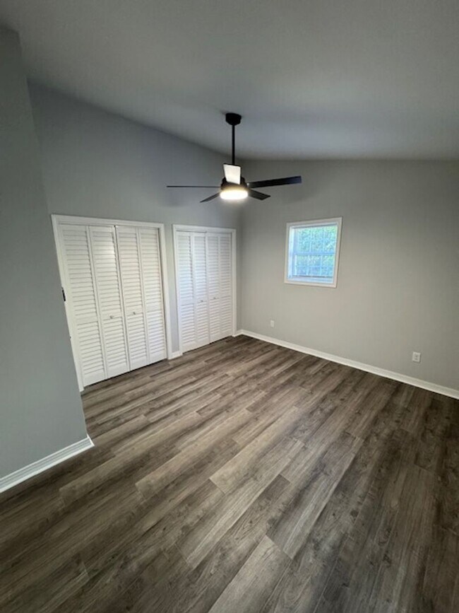 Building Photo - 2 Bedroom, 2 Bathroom Home- Cedar Lake, IN