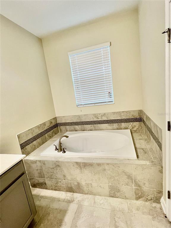 Building Photo - 1498 Bunker Dr