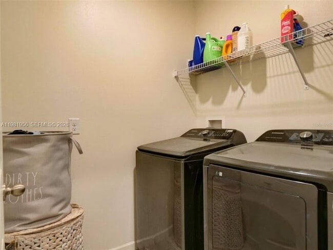 Building Photo - 808 Old Country Rd S E