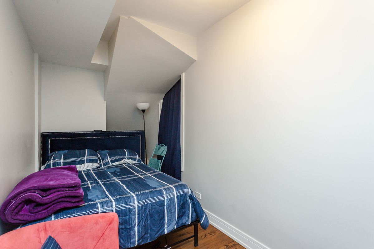 Building Photo - 2045 N Wolcott Ave