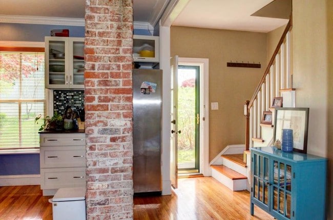 Building Photo - Carriage House