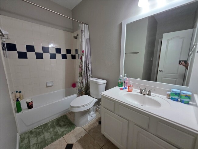 Building Photo - 2108 Goldfinch Ln