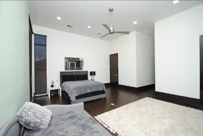 Building Photo - 4118 Floyd St