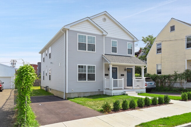 Building Photo - 34 Wilson St